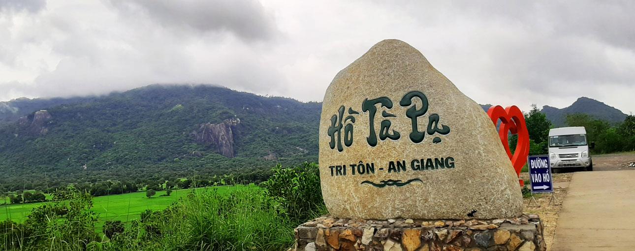 Hồ Đá Đồi Tà Pạ