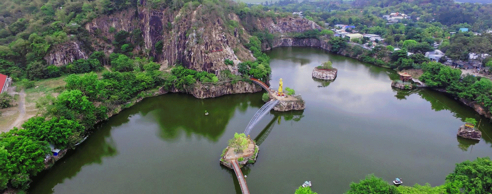 Khu du lịch Núi Sập