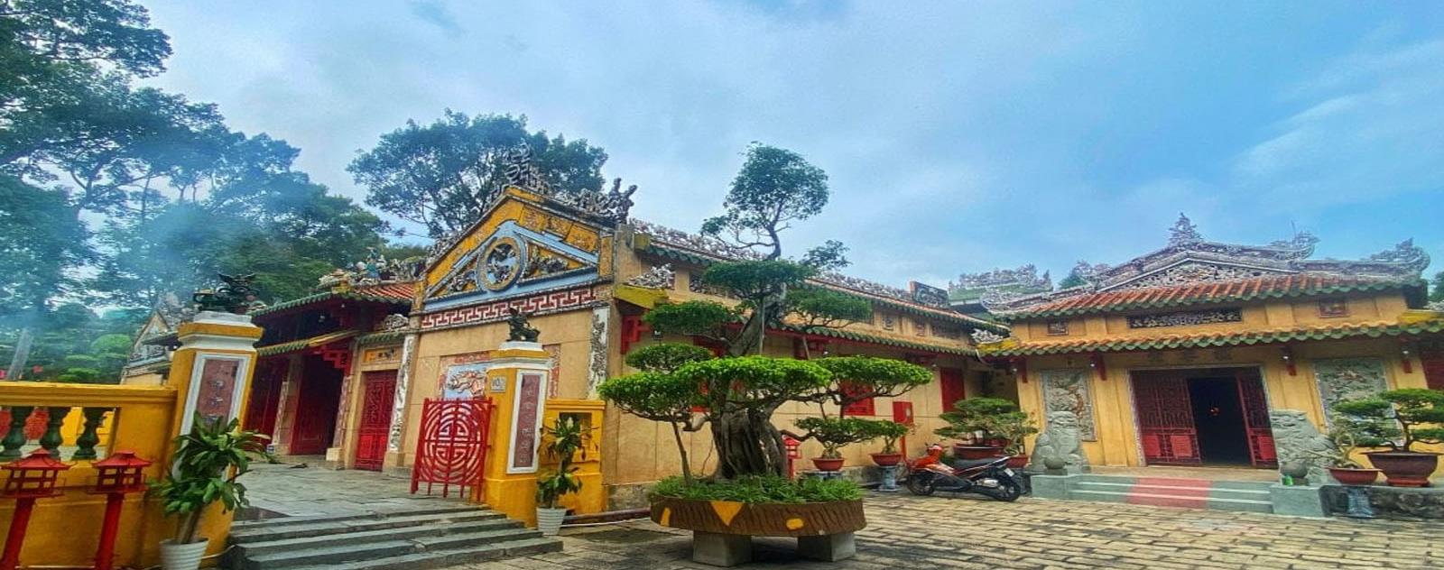 Lăng Ông Bà Chiểu TP Hồ Chí Minh