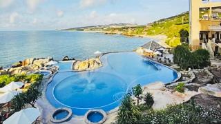 Khu nghỉ dưỡng Rock Water Bay Resort Bình Thuận