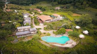 Bakhan Village Resort Hòa Bình