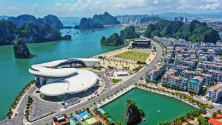 Combo 2N1Đ: Du thuyền Sea Octopus + Delasea Hotel Hạ Long + Bữa tối đẳng cấp 5*